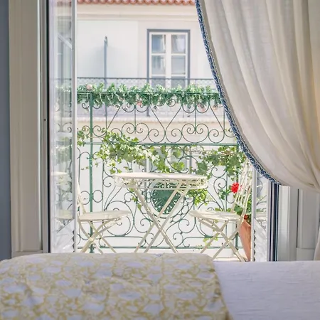 Guest house Casinha Flores 3*