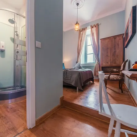 Guest house Casinha Flores 3*